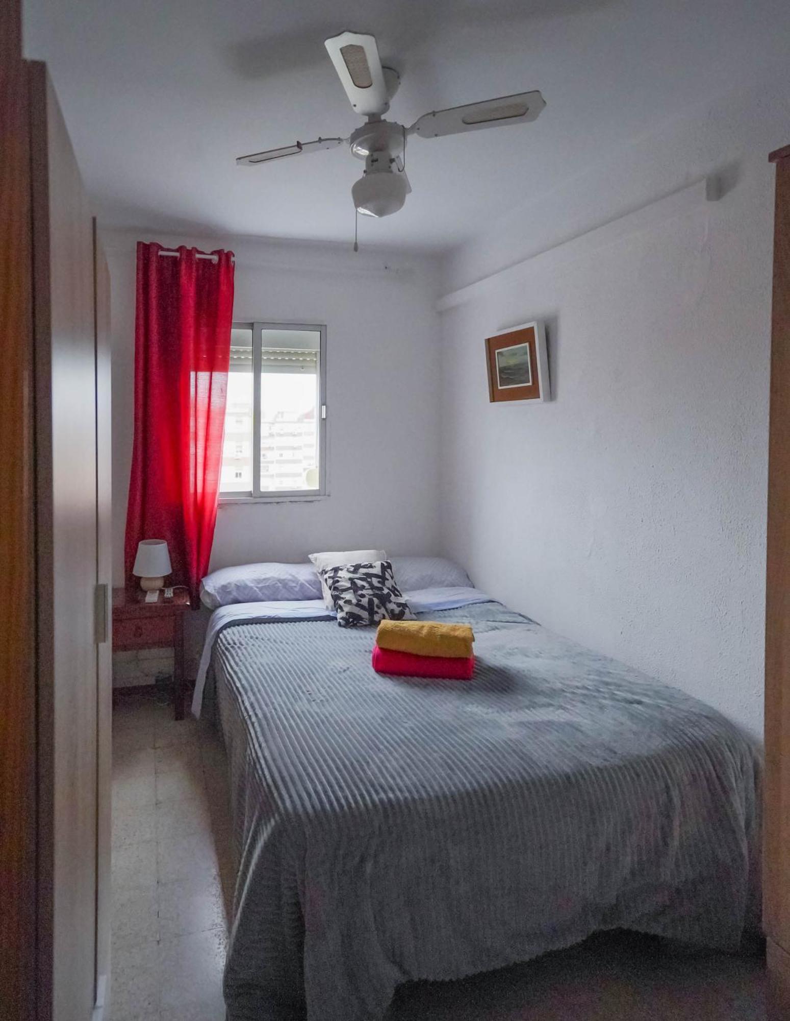 Habitaciones Privadas Con Cama Doble En Sevilla ภายนอก รูปภาพ