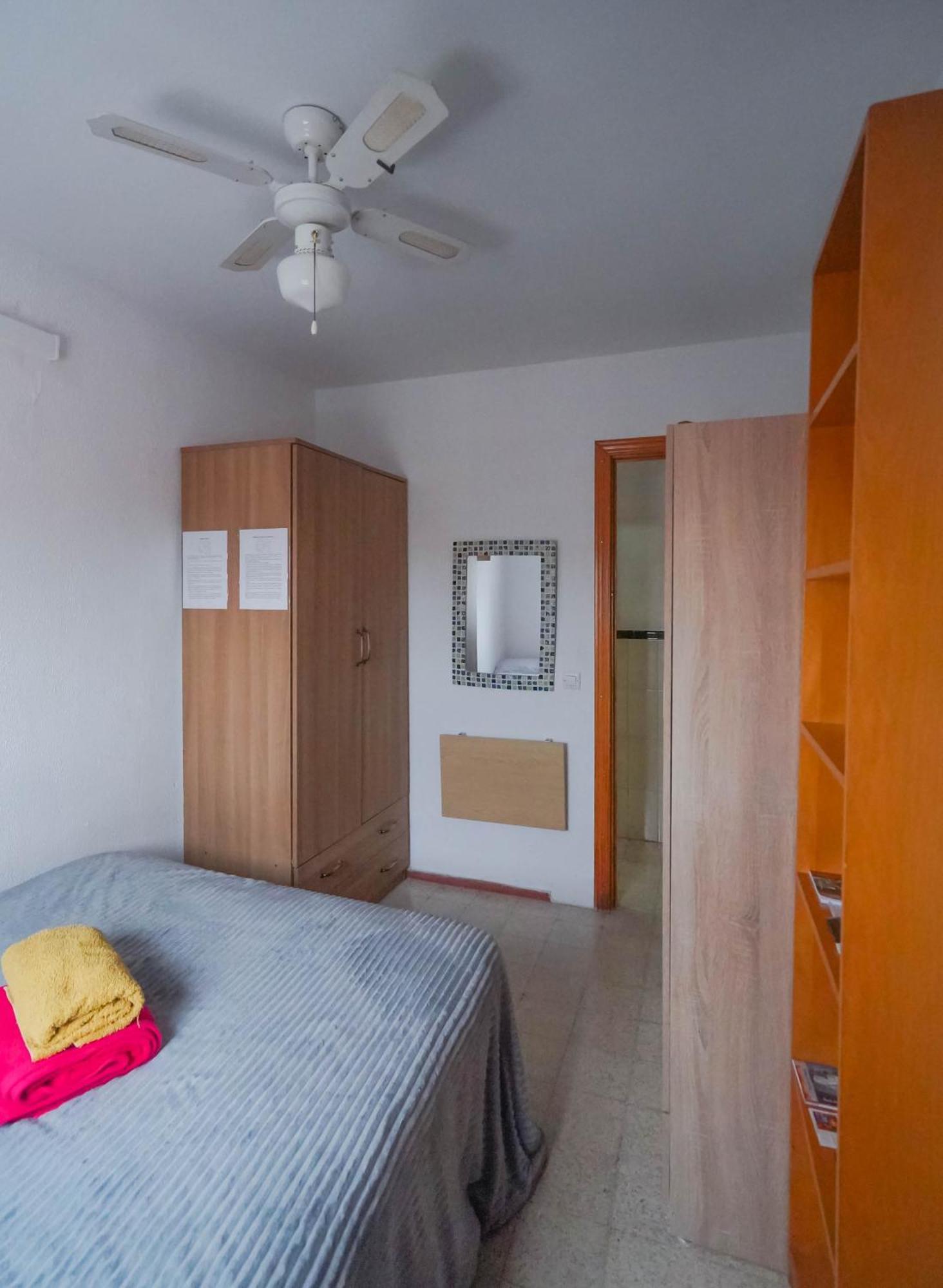 Habitaciones Privadas Con Cama Doble En Sevilla ภายนอก รูปภาพ