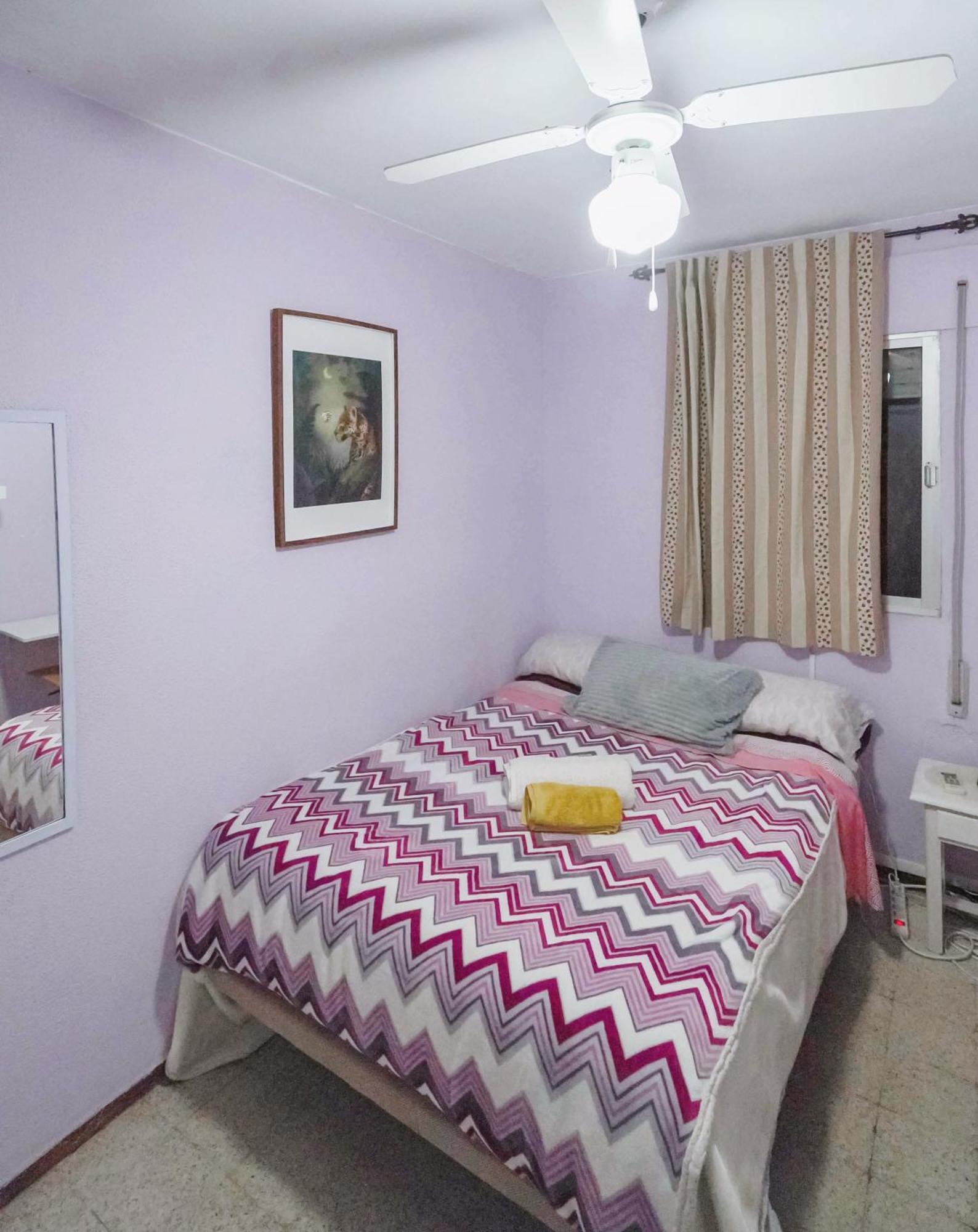 Habitaciones Privadas Con Cama Doble En Sevilla ภายนอก รูปภาพ