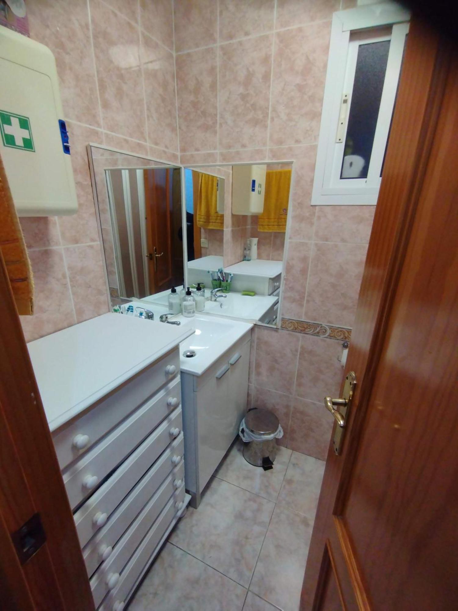 Habitaciones Privadas Con Cama Doble En Sevilla ภายนอก รูปภาพ