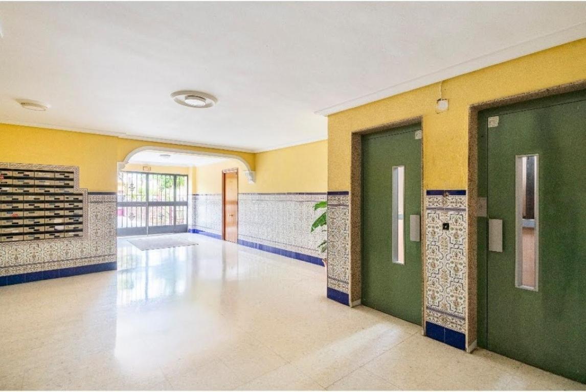Habitaciones Privadas Con Cama Doble En Sevilla ภายนอก รูปภาพ