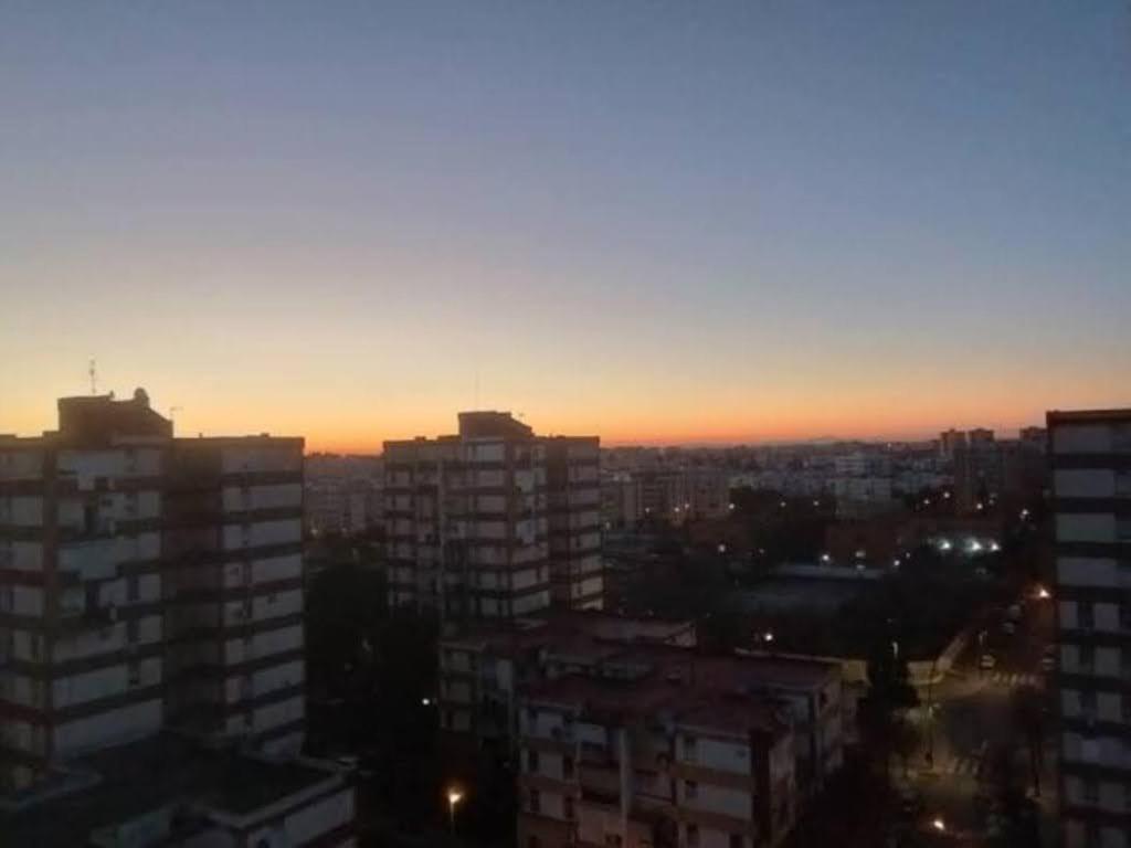 Habitaciones Privadas Con Cama Doble En Sevilla ภายนอก รูปภาพ